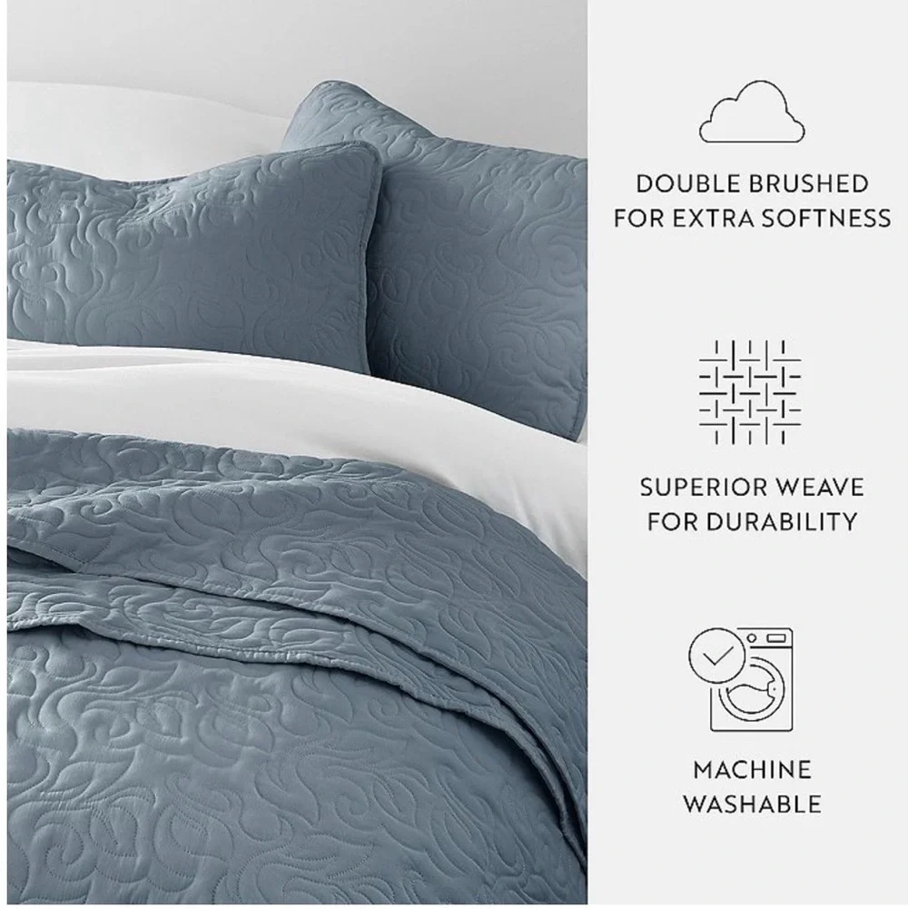 Home Collection All Season Floral Coverlet Quilt Set with Shams NWT FIRM